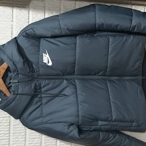 Nike black puffer jacket large like new